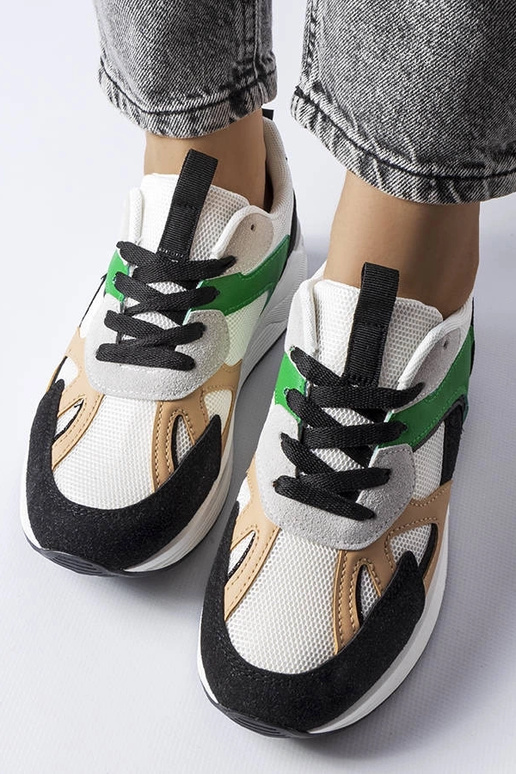 Mustad spordijalatsid erinevatest...