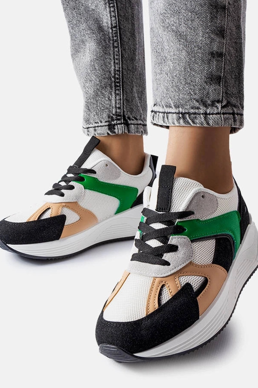 Mustad spordijalatsid erinevatest...