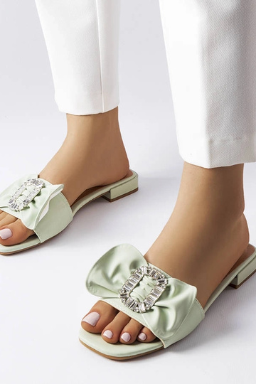 Rohelised elegantsed sandaalid tsirkoonidega Fifi