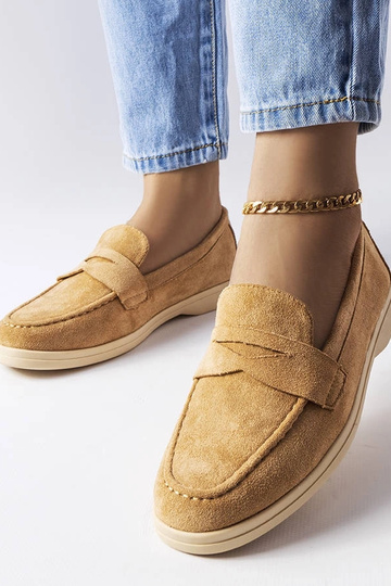 Kreemjad kunstsuede...