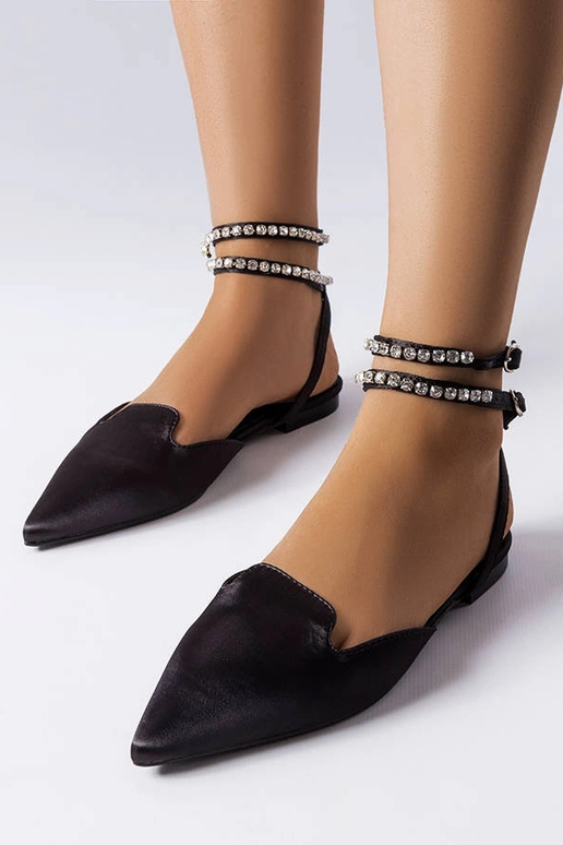 Mustad satiinist sandaalid Hewes