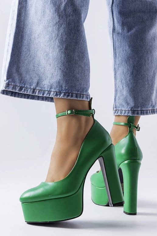 Rohelised kõrge kontsaga pumbad...