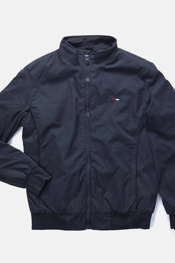 Meeste tumesinine boulé...