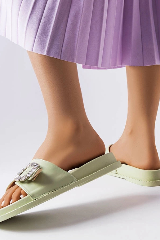 Griegsvei tsirkoonidega kaunistatud...