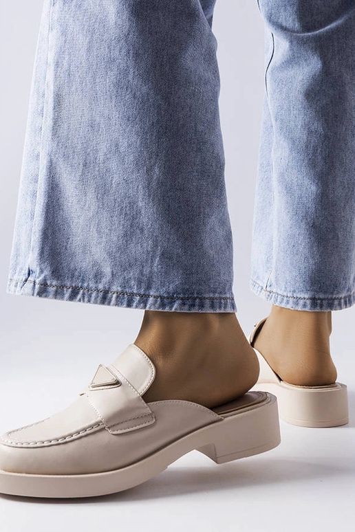 Beežid Berkshire'i varvastega plätud