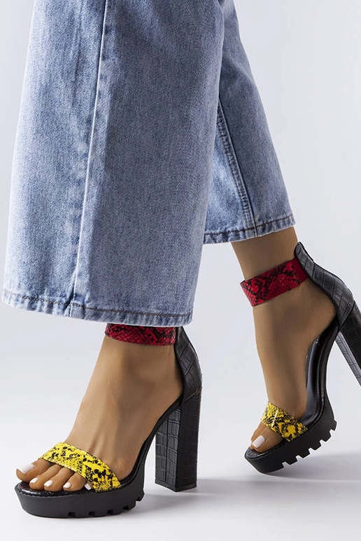 Knoxville Yellow Snake Print Sandaalid