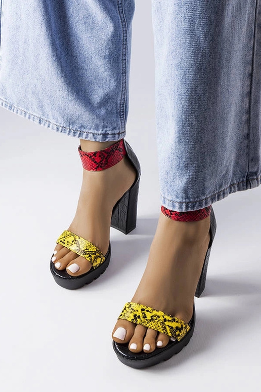 Knoxville Yellow Snake Print Sandaalid