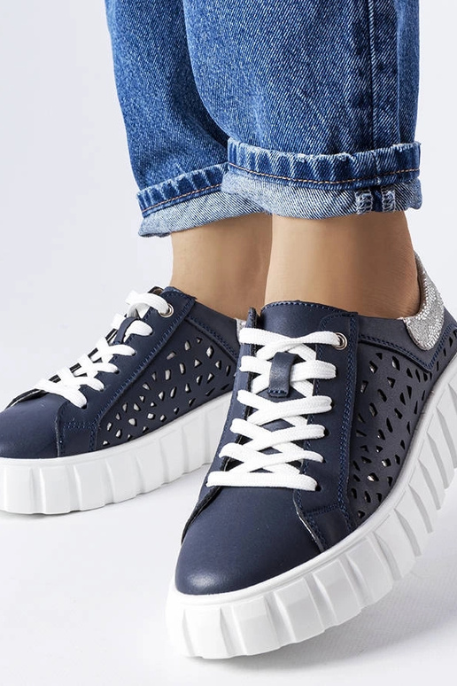 Tumed sinised spordijalatsid, „Patch"