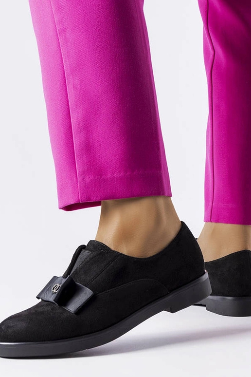 Mustad madalad kingad, „Mutton"