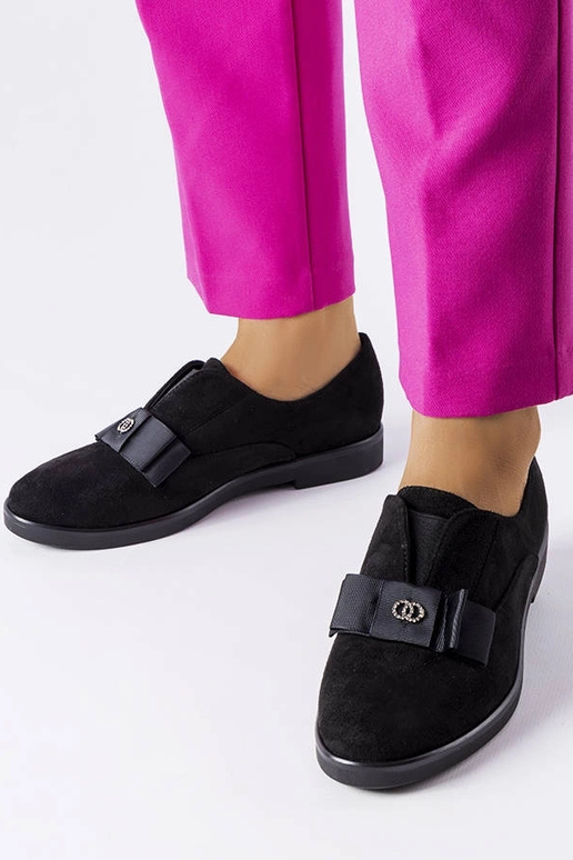 Mustad madalad kingad, „Mutton"