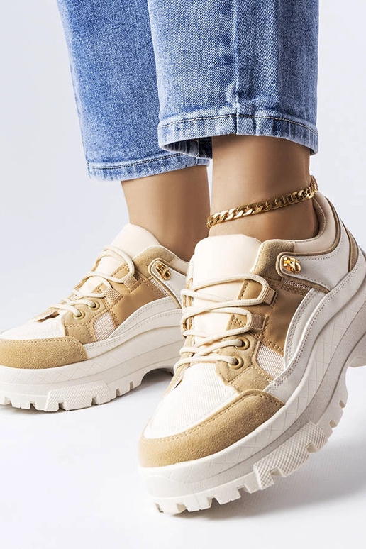 Pruunid spordijalatsid mustriga tald,...