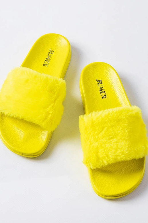 Raffaele kollasest karvast plätud