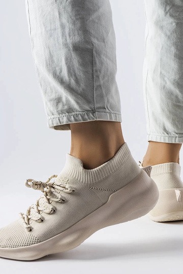 Beežid Côté naiste... 2