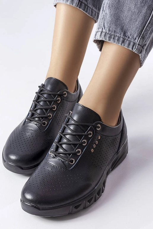 Mustast nahast ažuursed kingad Brodeur