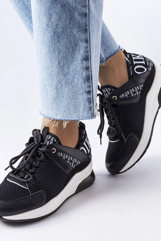 Must-valged Vinceza tossud