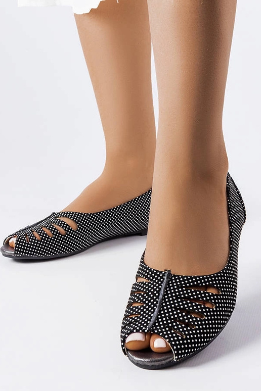 Laforge'i väljalõikega mustad...