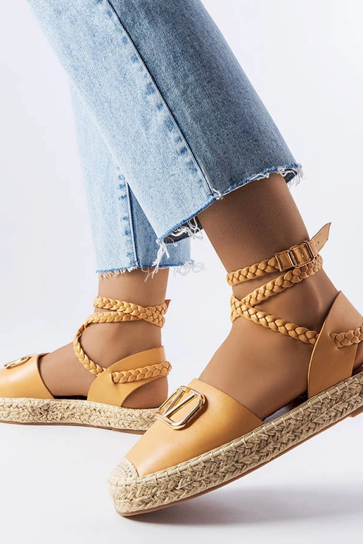 Pruunid seotud espadrillid, „Parent"