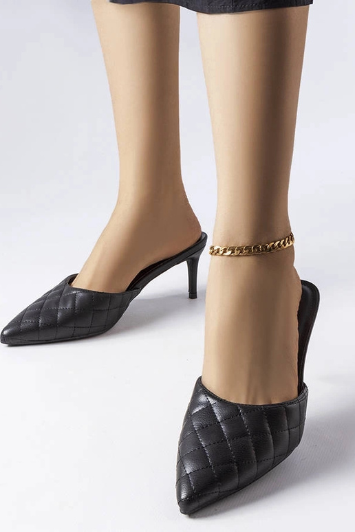 Lamberti mustad tepitud tikk-kontsaga...