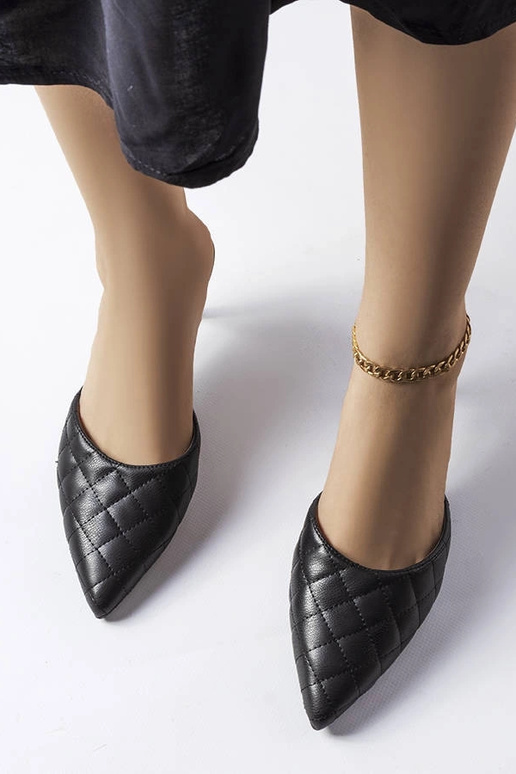 Lamberti mustad tepitud tikk-kontsaga...