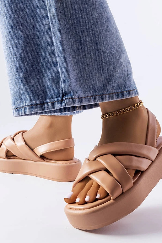 Helepruunid hobuseraua platvormiga...