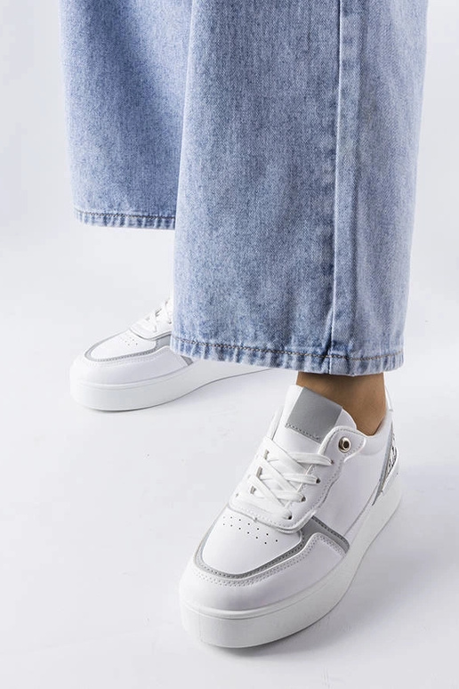 Valged tossud Tooele platvormil Valged tossud Tooele platvormil