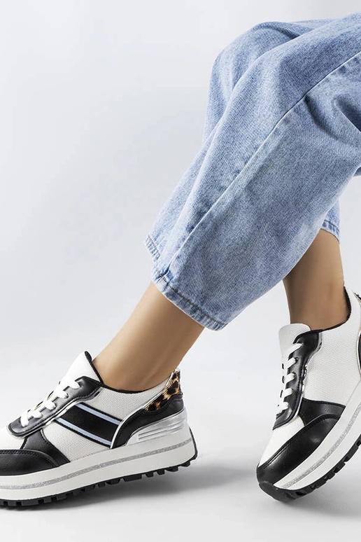 Mustad tossud sädelevate... Mustad tossud sädelevate...