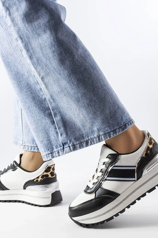 Mustad tossud sädelevate... Mustad tossud sädelevate...