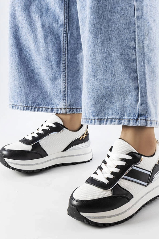 Mustad tossud sädelevate... Mustad tossud sädelevate...