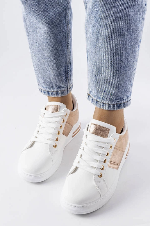 Valged roosade vahetükkidega tossud... Valged roosade vahetükkidega tossud...