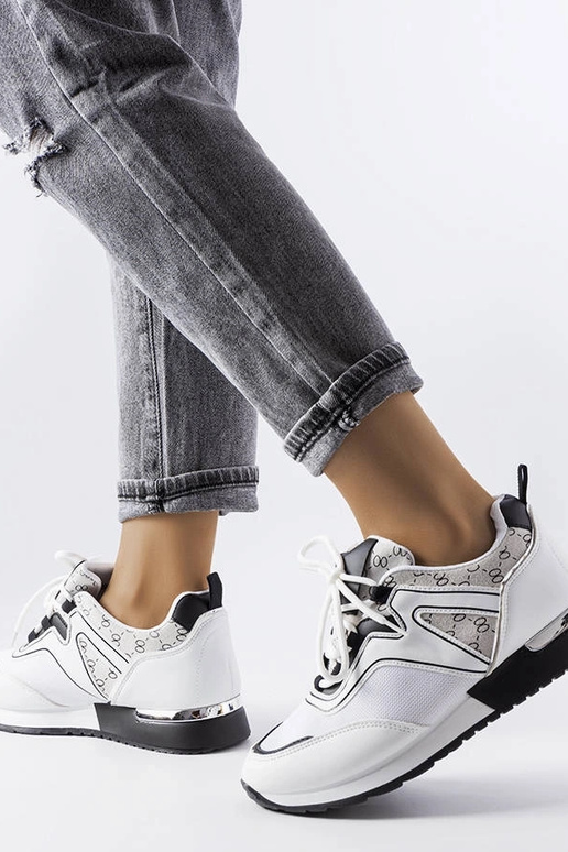 Valged kuldsete elementidega tossud... Valged kuldsete elementidega tossud...