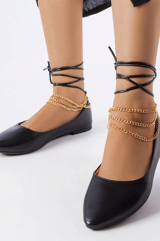 Mustad baleriinid dekoratiivse lukuga...