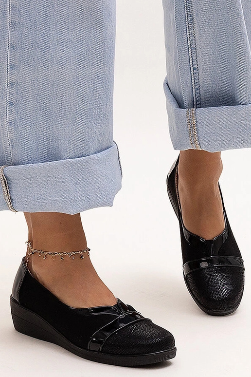 Mustad päikeseloojangu kiilud