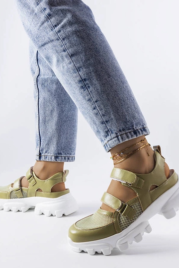 Rohelised tossud massiivse...