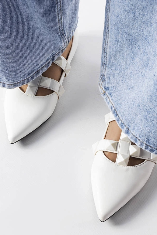 Valged baleriinad suurejoonelise...