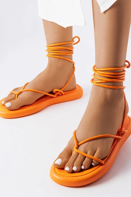 Laurence'i oranžid pitsilised sandaalid