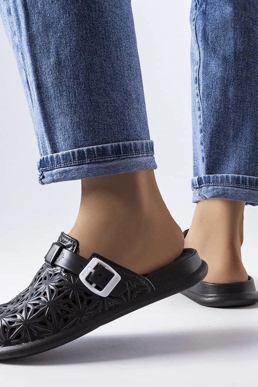 Mustad ažuursed kummist Peverelli plätud