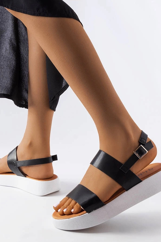 Mustad Isaac Platform sandaalid