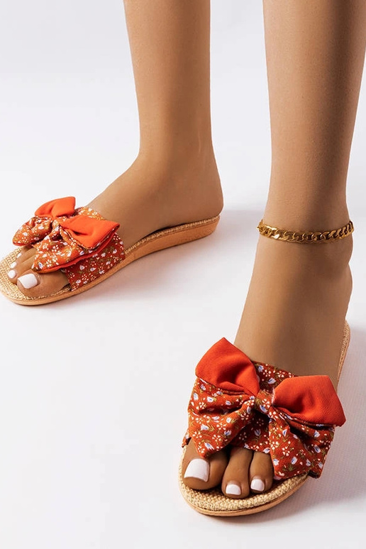 Punased plätud kaarega Tachel