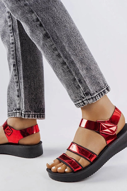 Brices Red lakknahast sandaalid