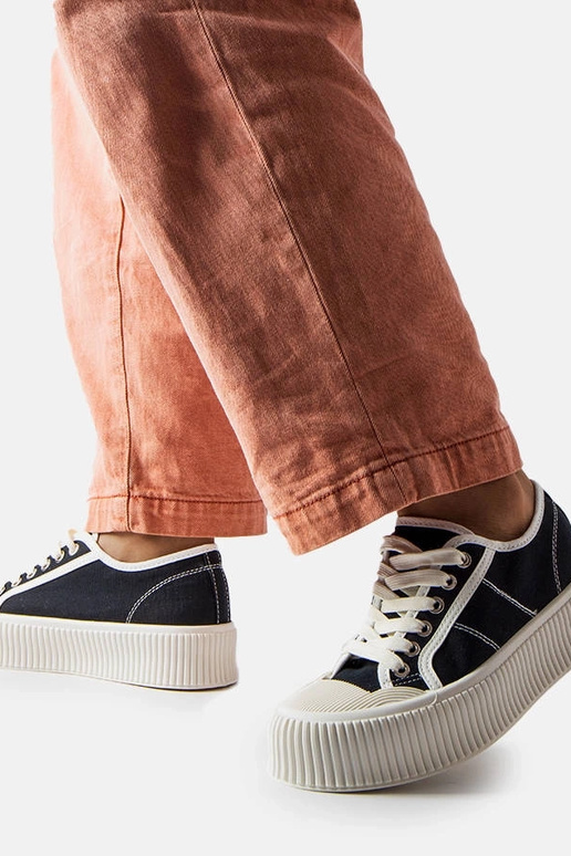 Mustad Castanthei platvormtossud Mustad Castanthei platvormtossud