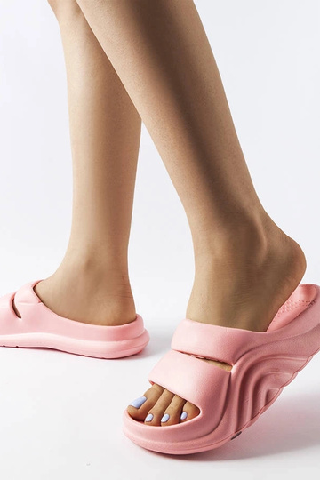 Roosad Geneve kummist plätud 2