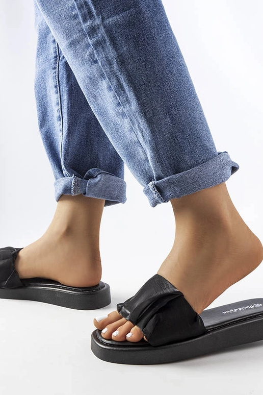 Black Boulevard volangidega plätud