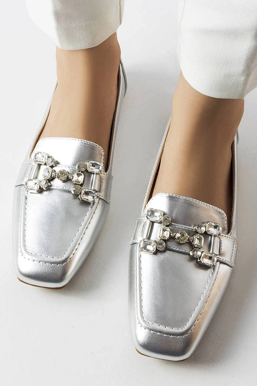 Hõbedased mokassiinid tsirkoonidega...