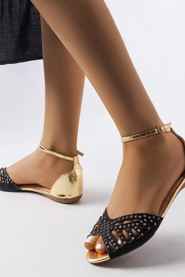 Mustad ažuursed sandaalid... 2