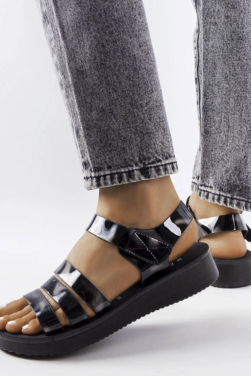 Covilloni mustad lakknahast kiilu...