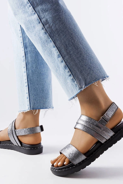 Felicienne hallid läikivad sandaalid