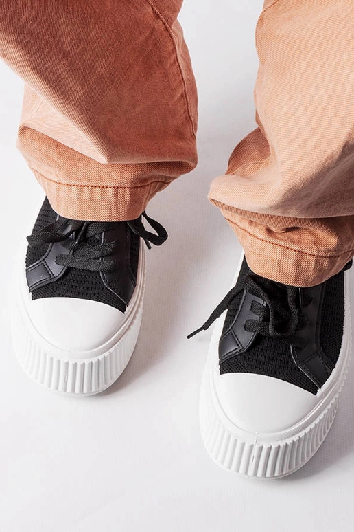 Mustast kangast tossud Malluse... Mustast kangast tossud Malluse...