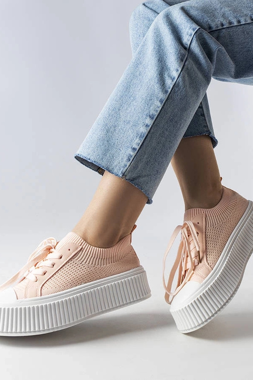 Roosad riidest tossud Malluse platvormil Roosad riidest tossud Malluse platvormil