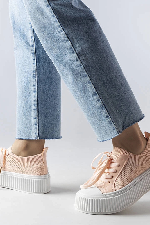 Roosad riidest tossud Malluse platvormil Roosad riidest tossud Malluse platvormil