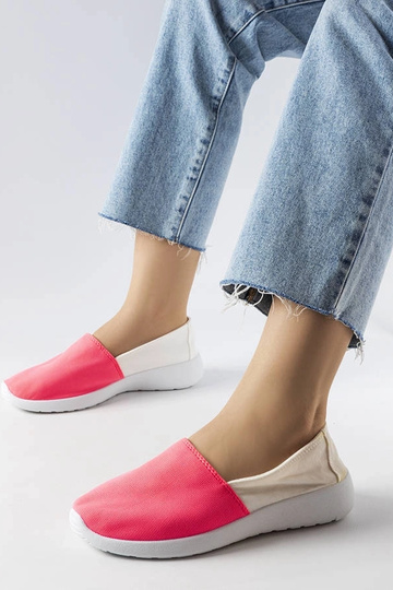 Valged ja roosad Winding slip-on tossud